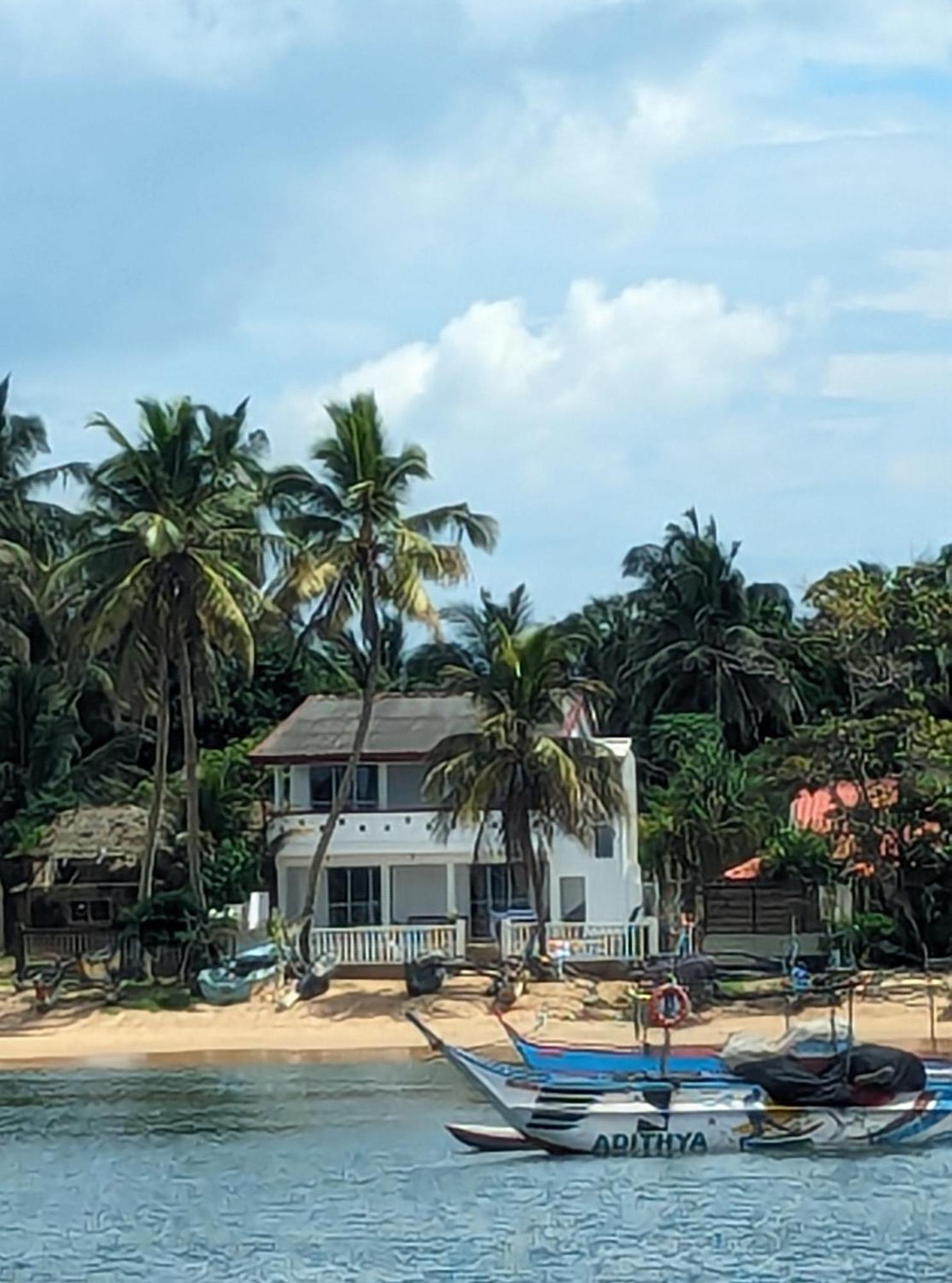 Sapphire Bay * Mirissa